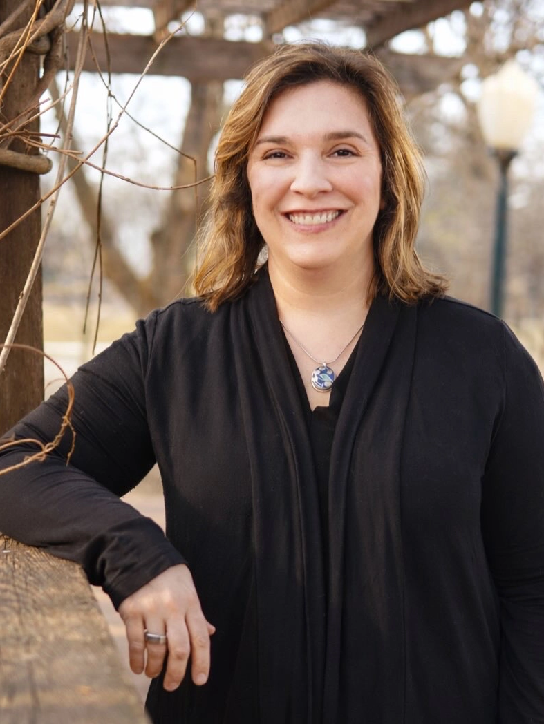 headshot Lindsey2 Lindsey Mackley